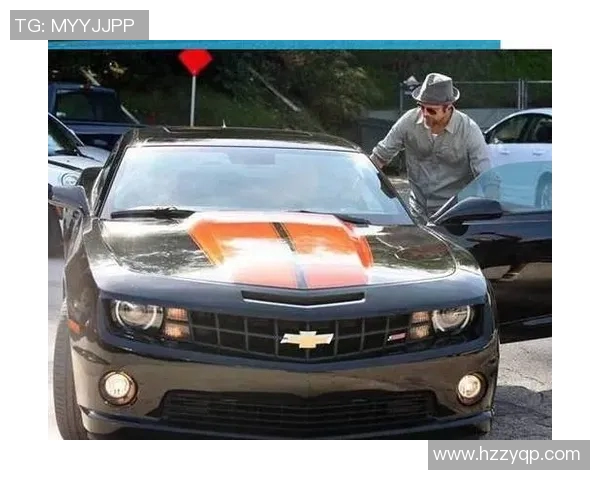 足球巨星驾驶拖拉机惊现田间，豪华与朴实完美融合引发热议