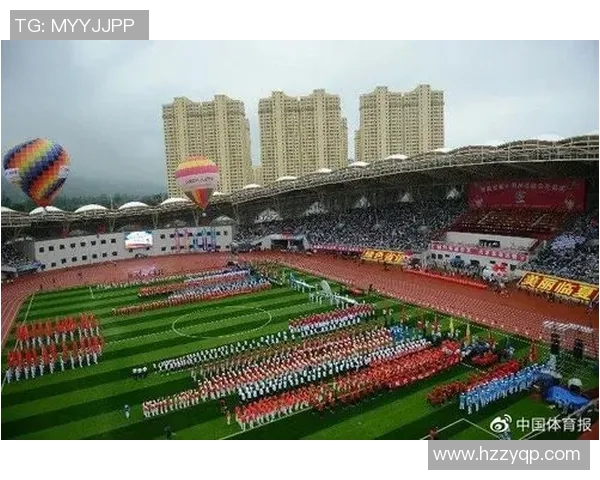 足球传奇人物雕塑展现球场英姿 彰显伟大运动精神与历史魅力 足球传奇人物雕塑展现球场英姿 彰显伟大运动精神与历史魅力